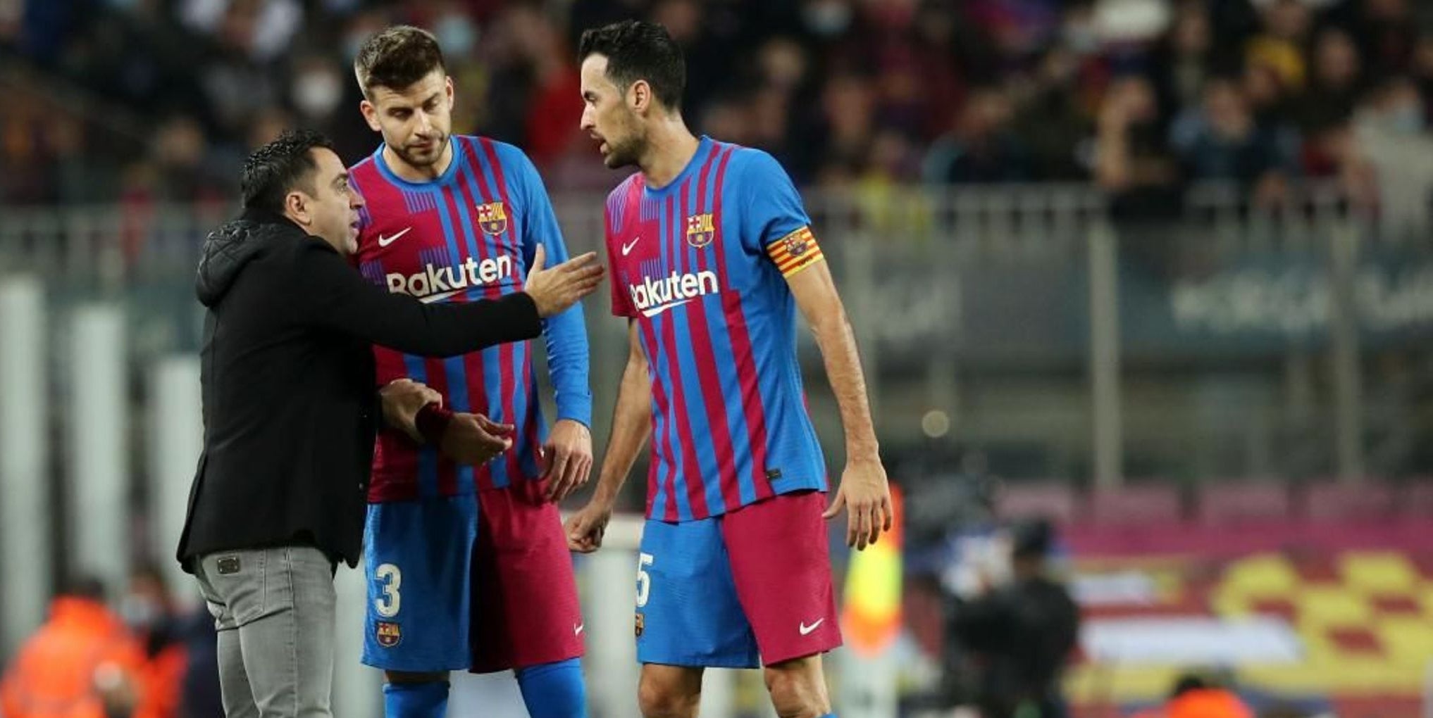 Xavi tria Koundé com a substitut de Piqué