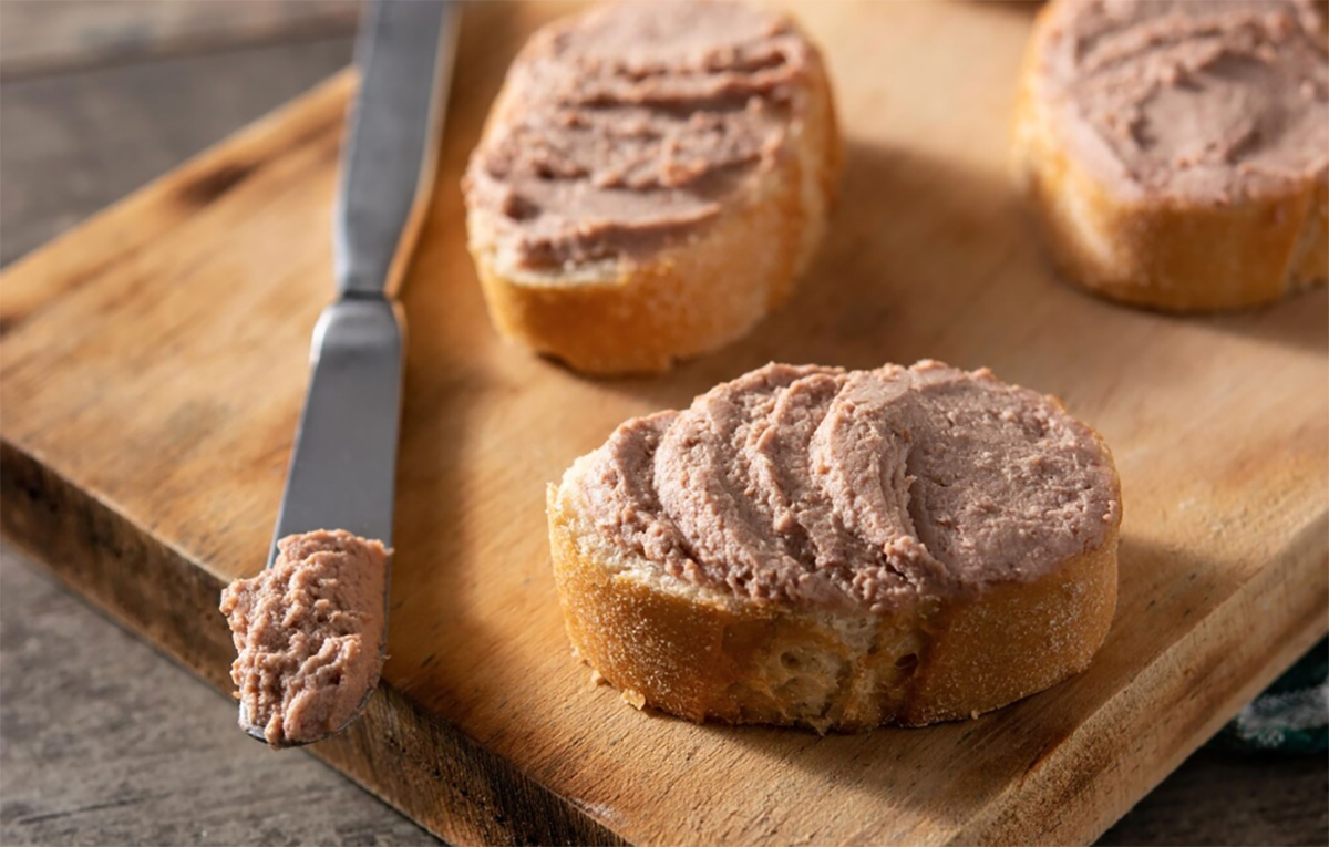 Esto es lo que dice la ciencia sobre comer paté en lata