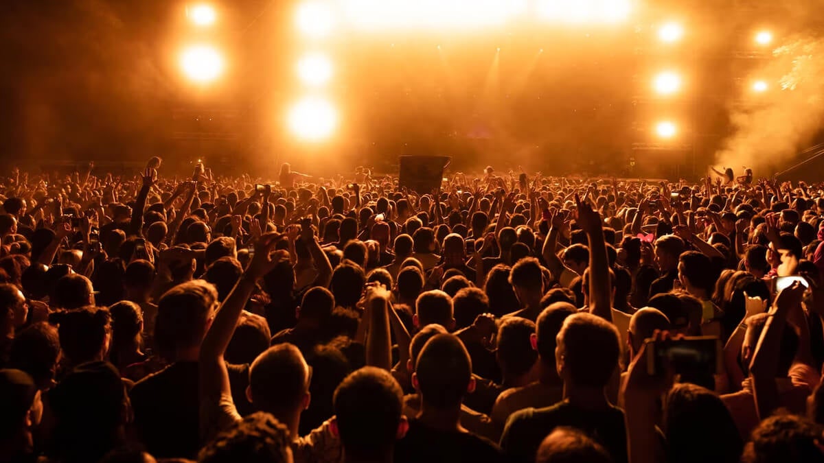 Tu comportamiento en un concierto, según la psicología, habla más que las palabras