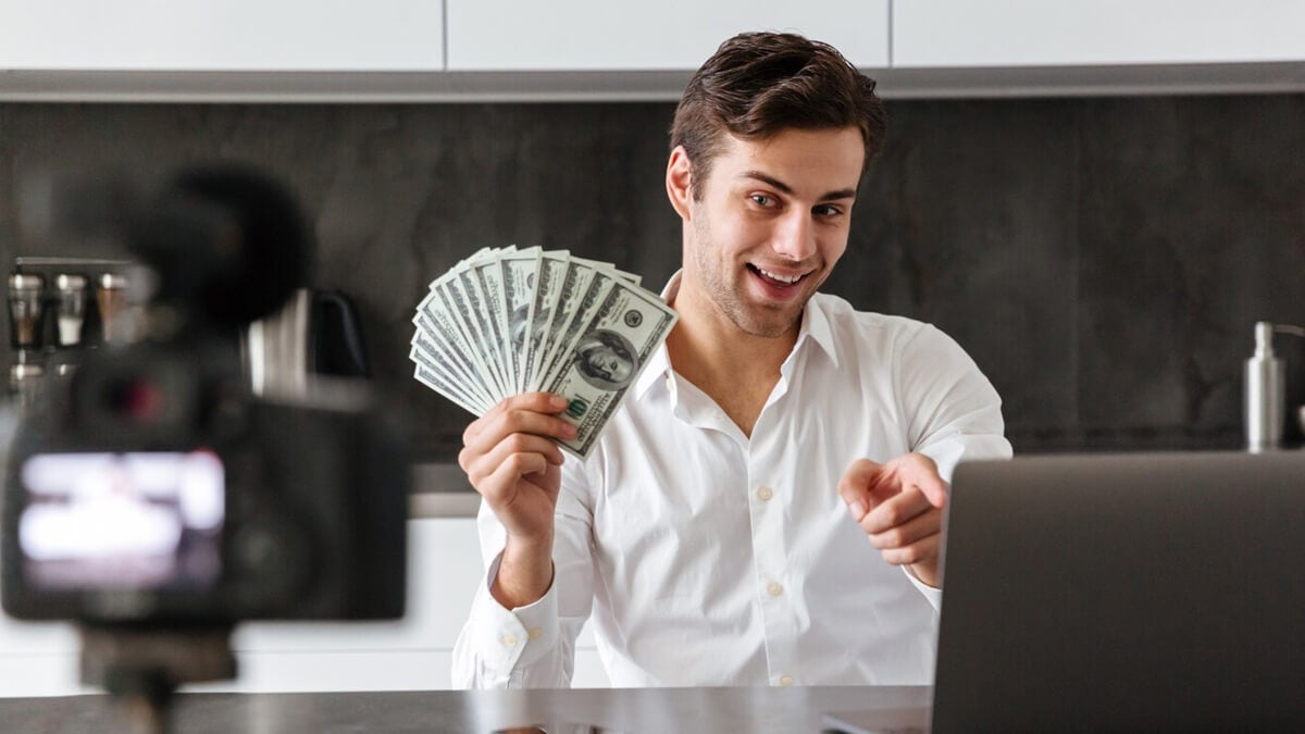 la psicología explica por qué algunas personas solo hablan de dinero